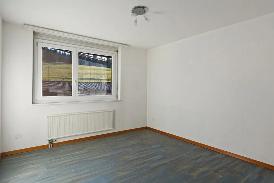 Appartamento charmant e spazioso di 4.5 locali PPE con balcone, giardino comune e 3 posti auto – foto 6 di 13