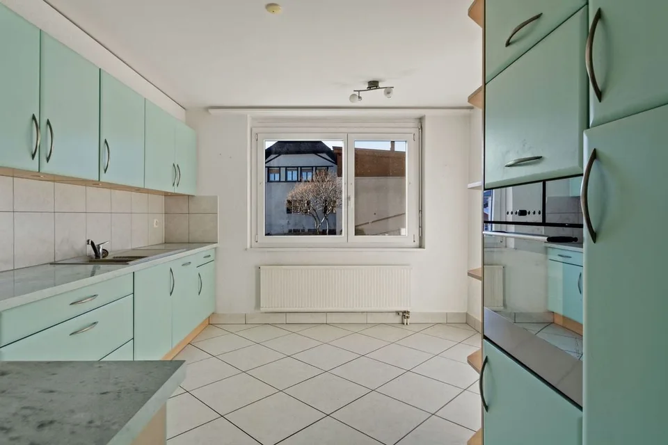 Appartamento charmant e spazioso di 4.5 locali PPE con balcone, giardino comune e 3 posti auto – foto 8 di 13