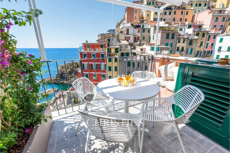 Penthouse mit Meerblick am Hafen von Riomaggiore
