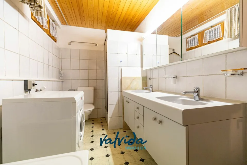 Unità residenziale affascinante con 3 appartamenti in una posizione idilliaca a Ernen – foto 13 di 14