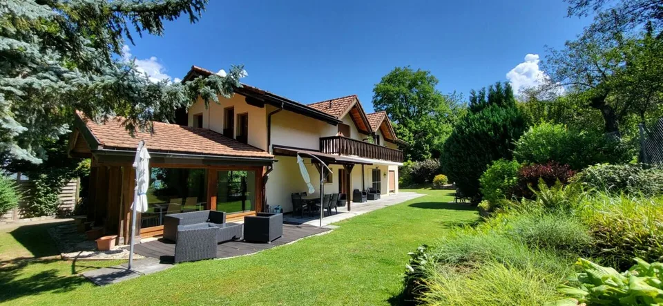 Propriété de caractère composée de 3 appartements