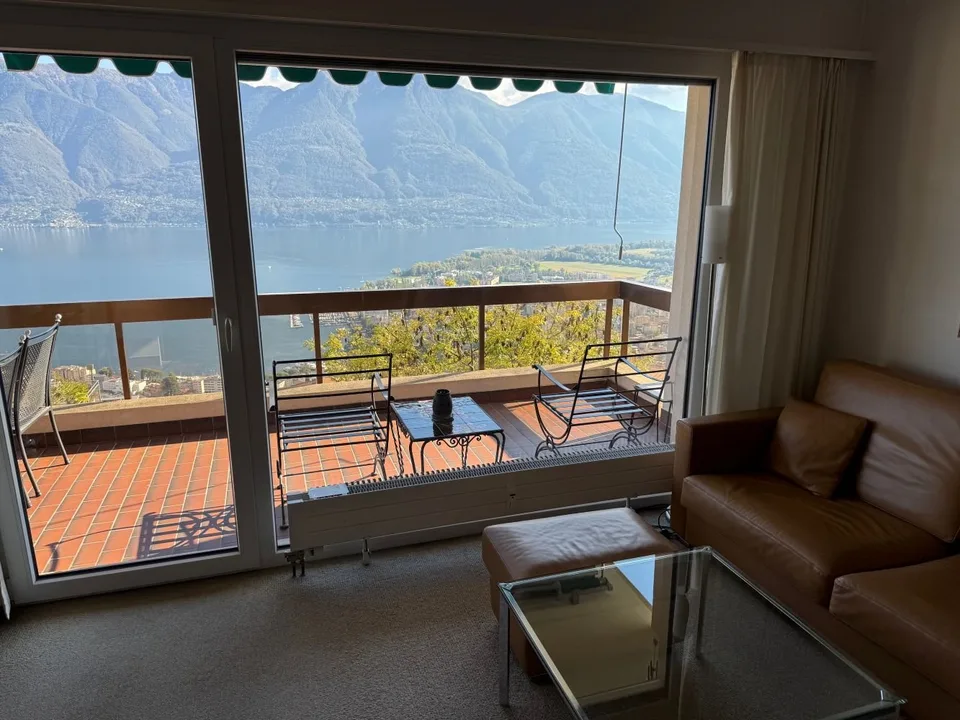 Traumhafte 4.5-Zimmer-Wohnung mit Seeblick in Orselina