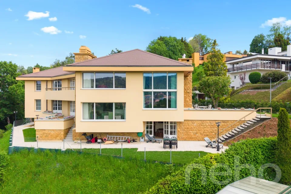 Casa padronale di 480m² con appartamento in affitto