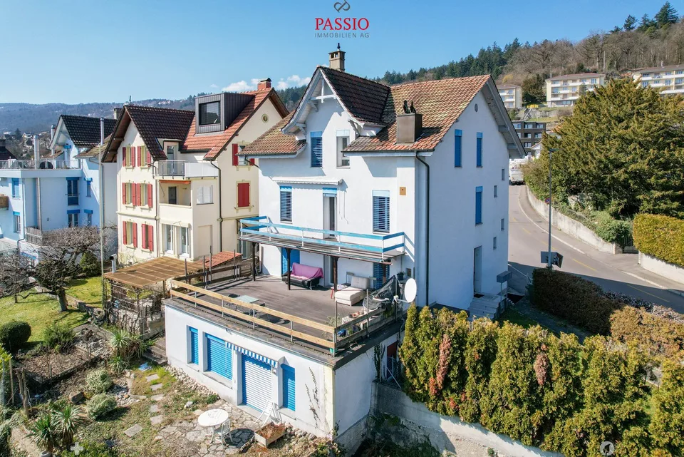 Maison multifamiliale unique avec 3 unités d'habitation et vue de rêve