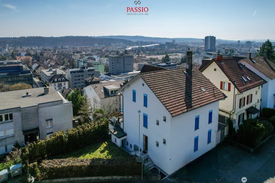 Maison multifamiliale unique avec 3 unités d'habitation et vue de rêve