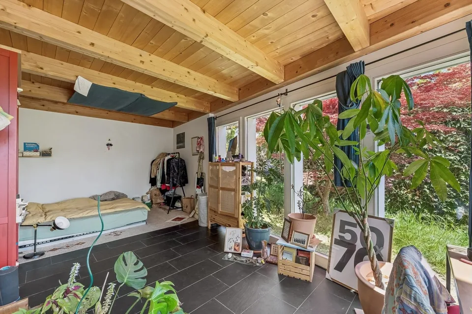 Schönes Haus mit zwei Wohnungen in der Nähe der Innenstadt