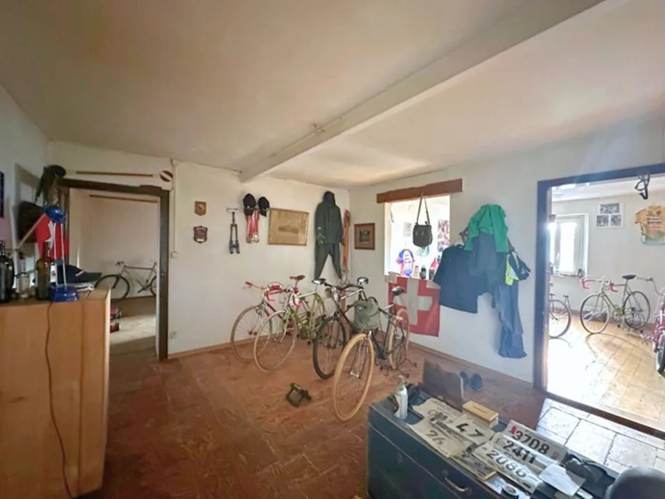 Interessantes Wohnanlage zur Renovierung mit privatem Hof und kleinem Garten – Foto 11 von 19