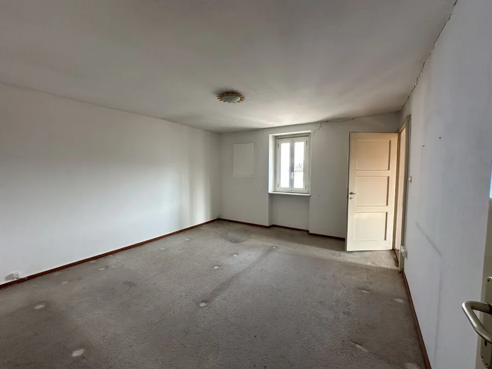 Interessantes Wohnanlage zur Renovierung mit privatem Hof und kleinem Garten – Foto 16 von 19