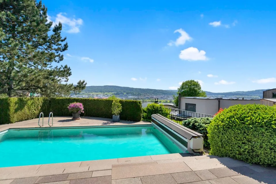 Exklusive Aussichtsvilla mit Pool