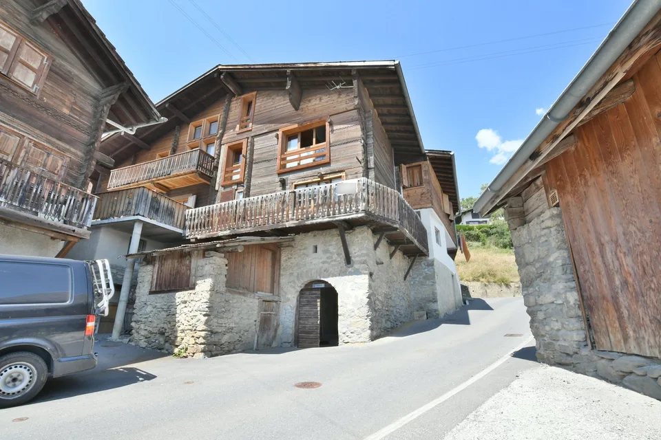 Appartement complètement atypique dans un chalet ancien à Ayent-Luc / Valais