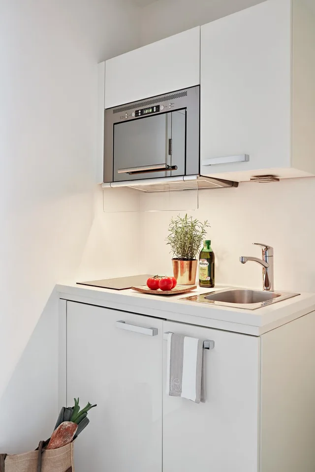Studio Mini, Cucinetta - Appartamento servito con pulizia settimanale inclusa
