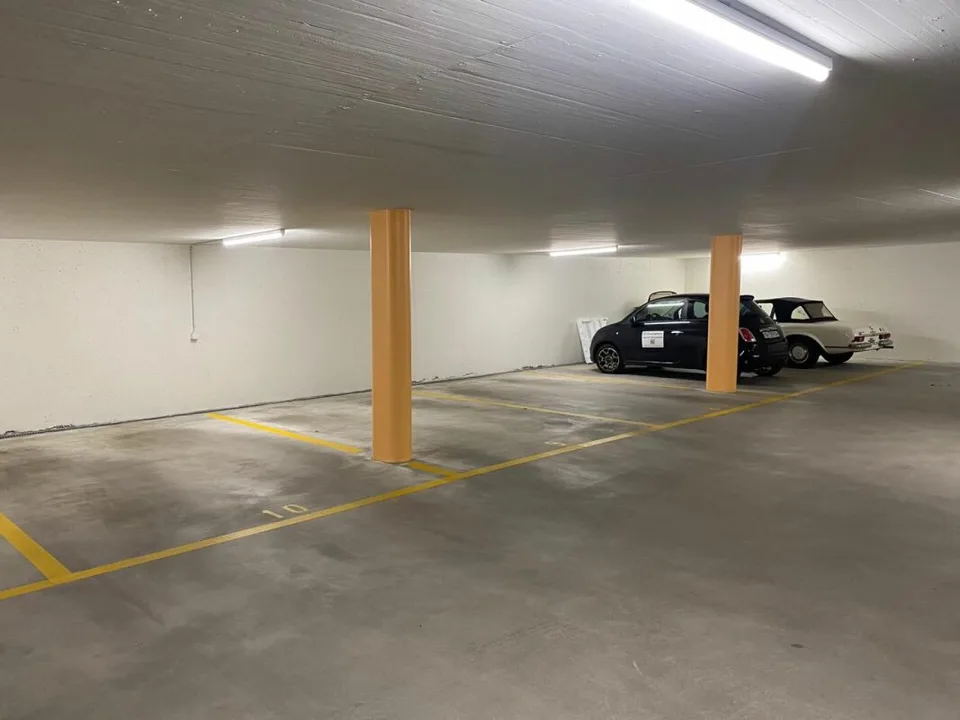 Einstellplatz & Motorradabstellplatz zu vermieten