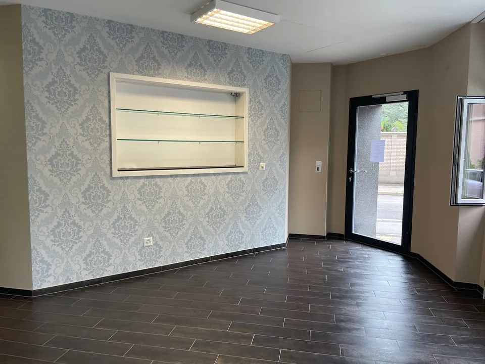 Retail space limited until 31.05.2028 - Startup or Pop Up opportunity
