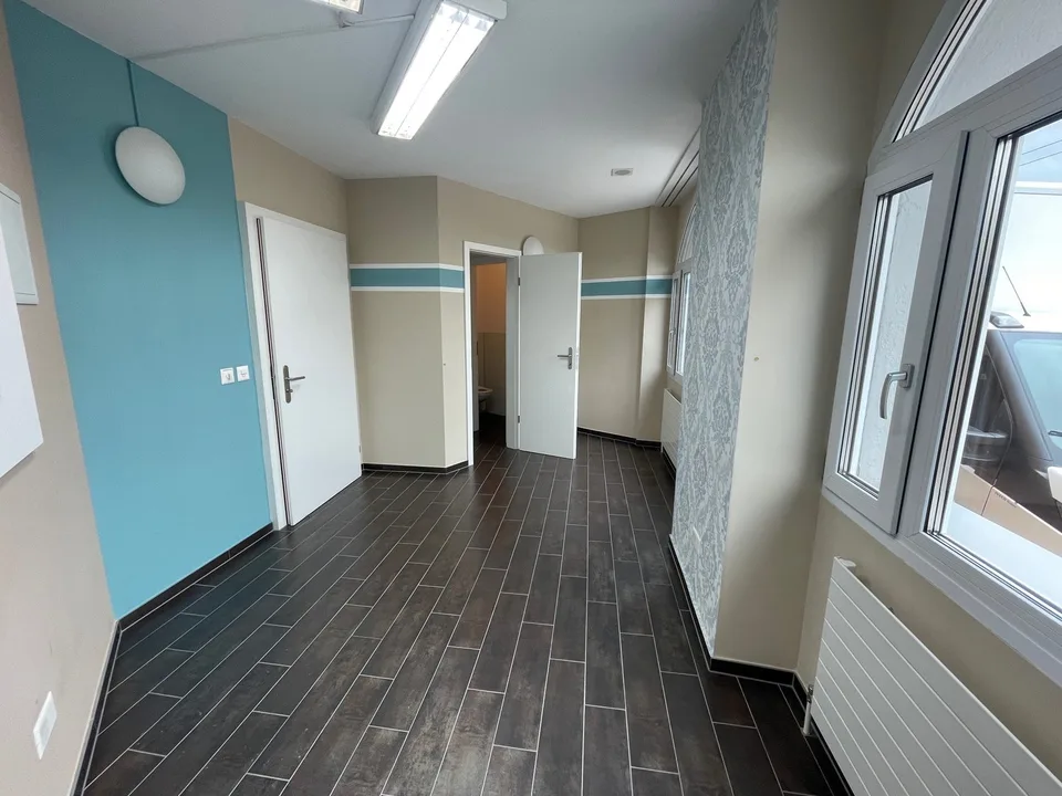 Retail space limited until 31.05.2028 - Startup or Pop Up opportunity