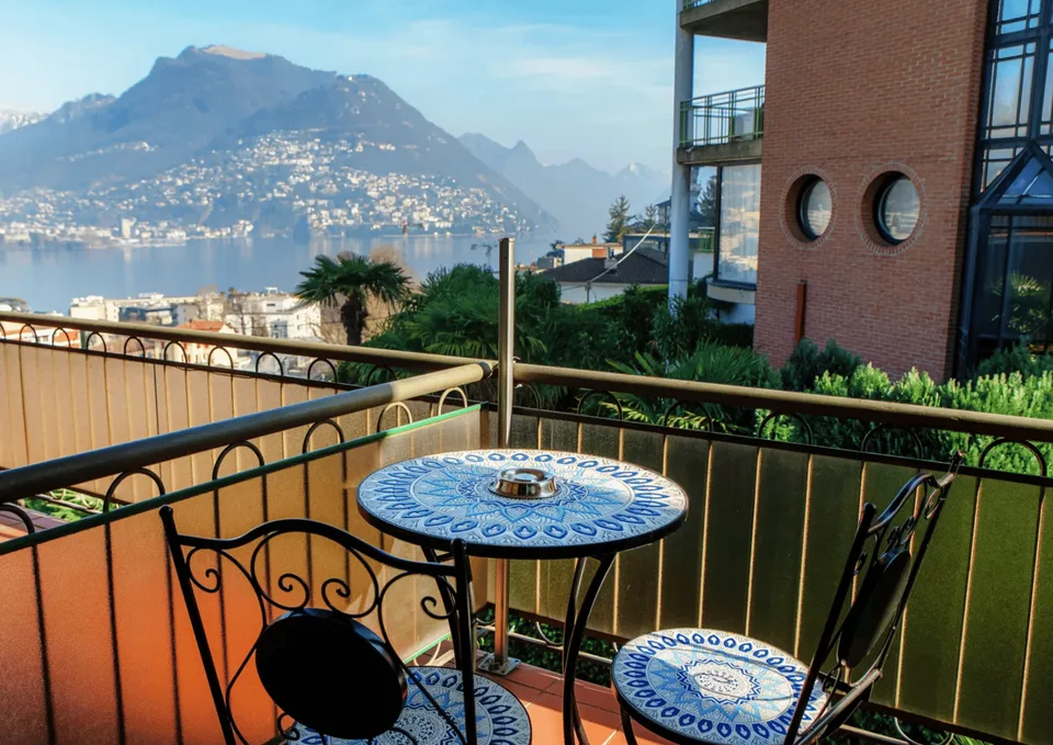 Einzimmerwohnung mit Balkon und Seeblick – Paradiso