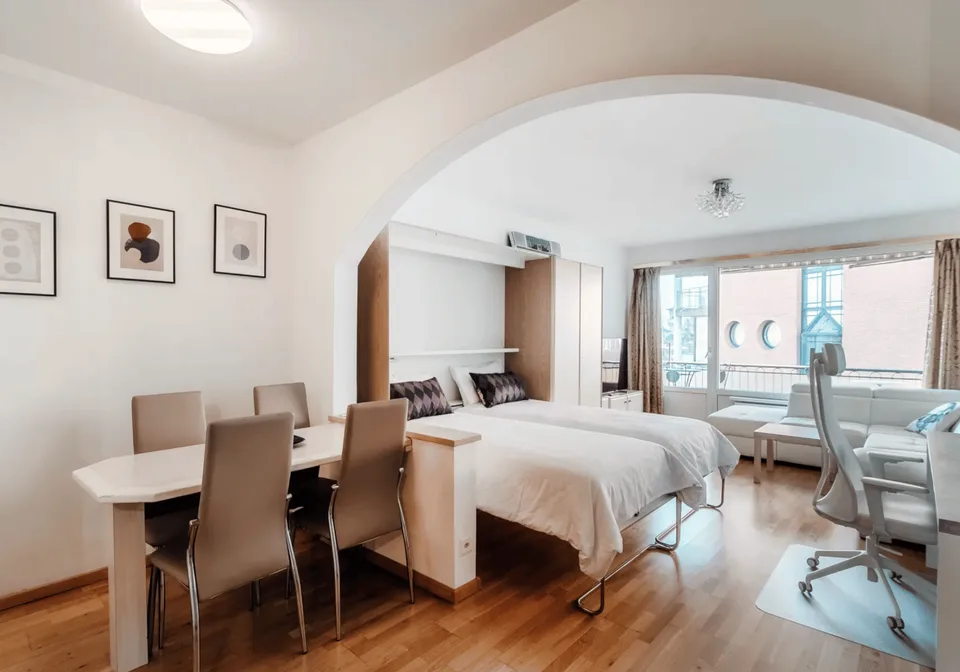 Einzimmerwohnung mit Balkon und Seeblick – Paradiso