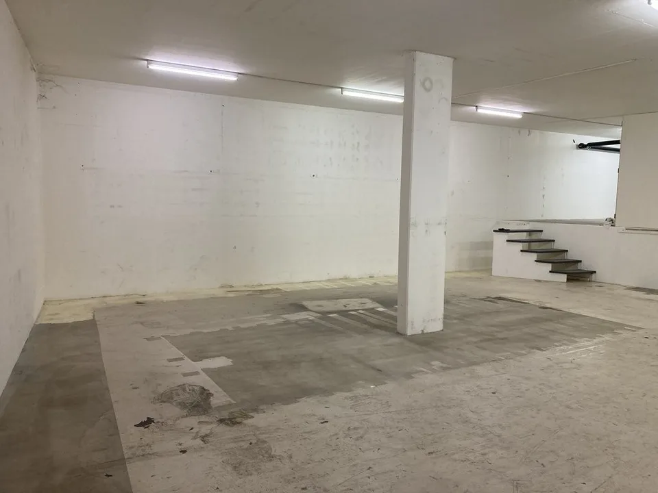 Suchen Sie einen geräumigen Lokal zwei Schritte vom Stadtzentrum entfernt?