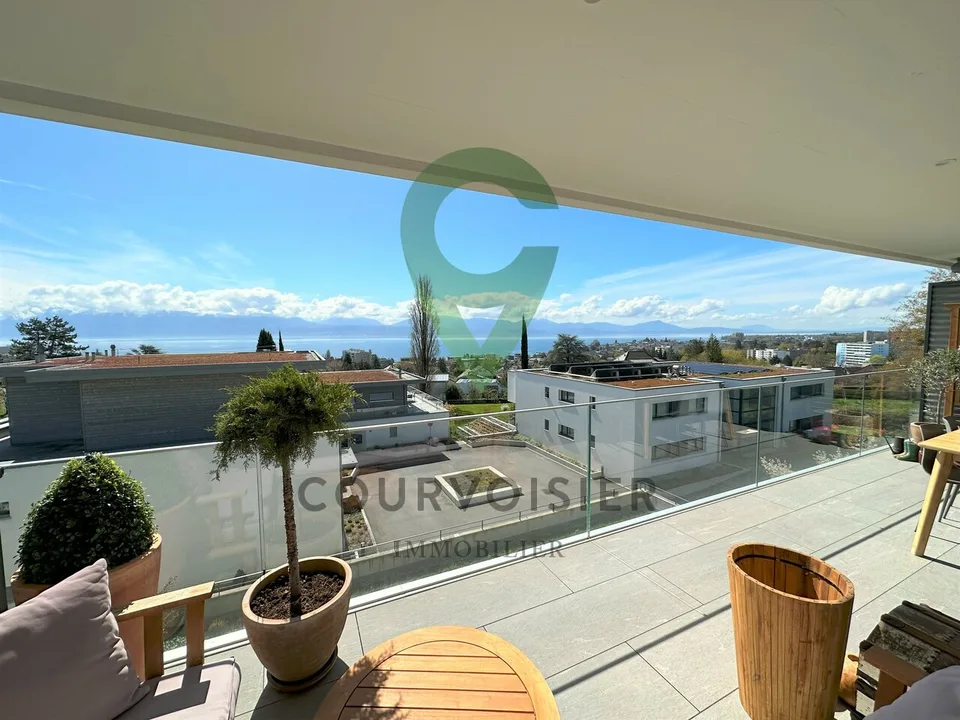 Prächtiges Duplex mit 4.5 Zimmern und Panoramablick auf den See