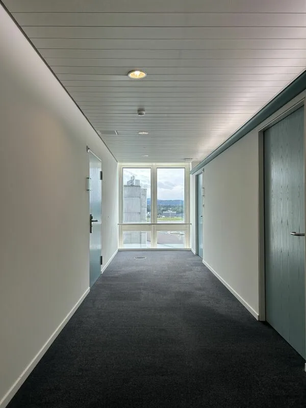 Prime Center 1 - Büroblock mit Aussicht auf das Fluggeschehen – Foto 7 von 8