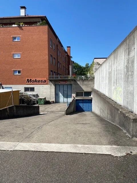 Einstellhallenplätze zu vermieten