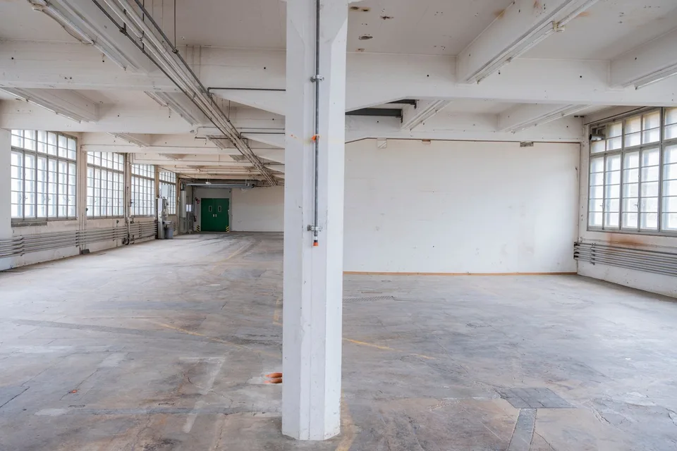 Superficie flessibile divisibile per commercio / industria / studi / laboratori da 50m2