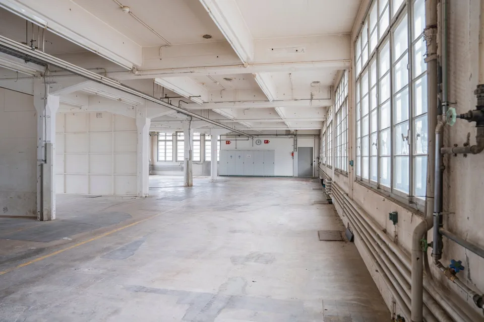 Superficie flessibile divisibile per commercio / industria / studi / laboratori da 50m2