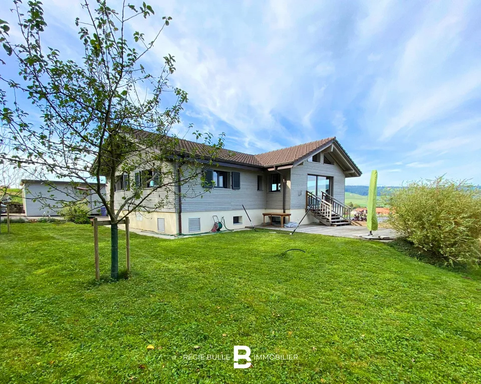 Belle villa située dans un quartier calme au coeur de la verdure