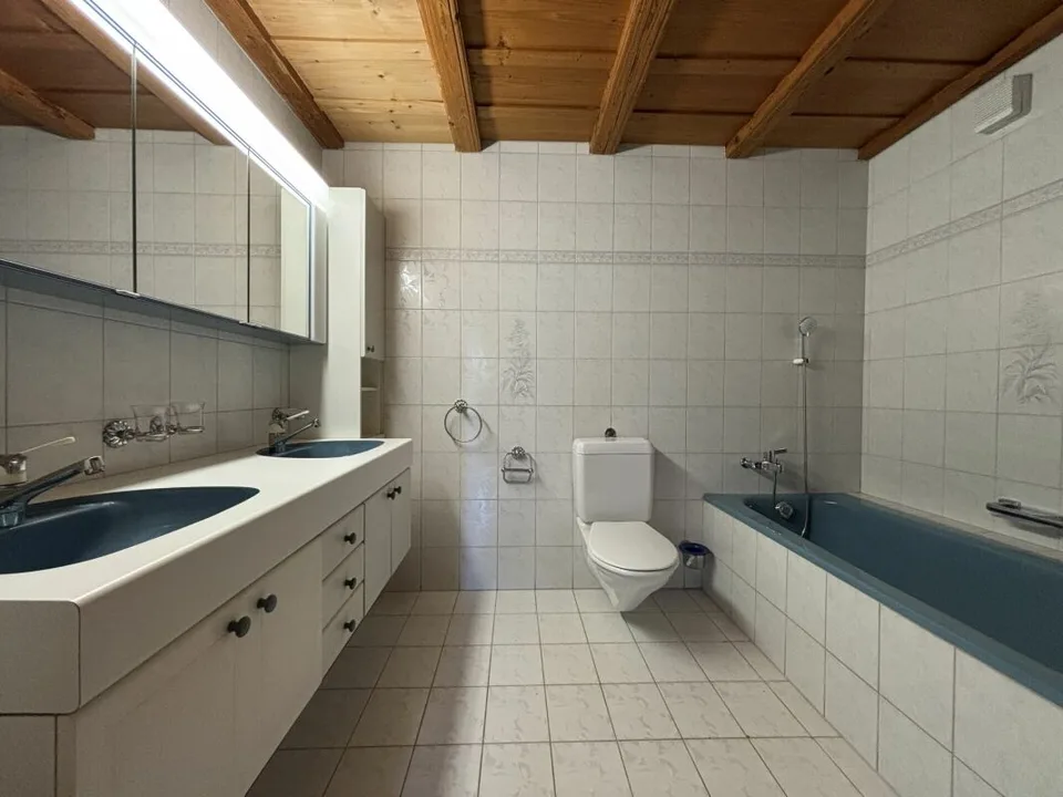 Appartamento di 4 camere in una casa di 5 famiglie
