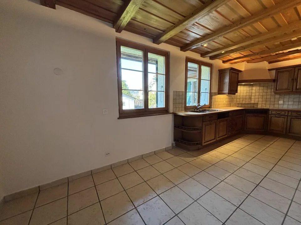 Appartamento di 4 camere in una casa di 5 famiglie