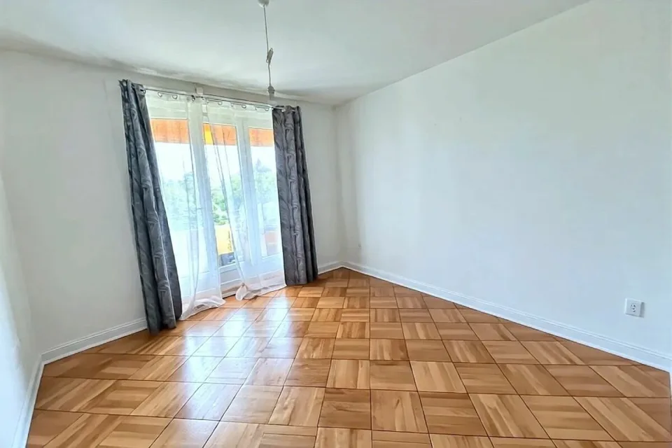 Parcs 153, 3 pièces au rez Est