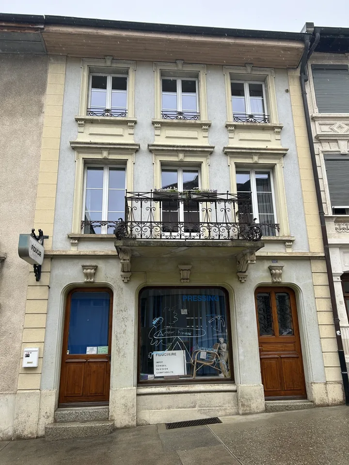 Petit local commercial avec vitrine au coeur de Romont – photo 6 sur 6