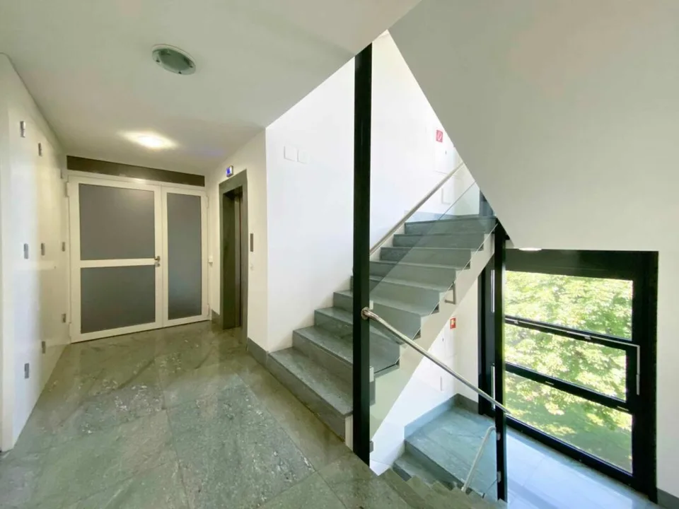 LUGANO · BÜRO IN SEHR ZENTRALER LAGE UND SOFORT VERFÜGBAR · 198 m2 – Foto 11 von 13
