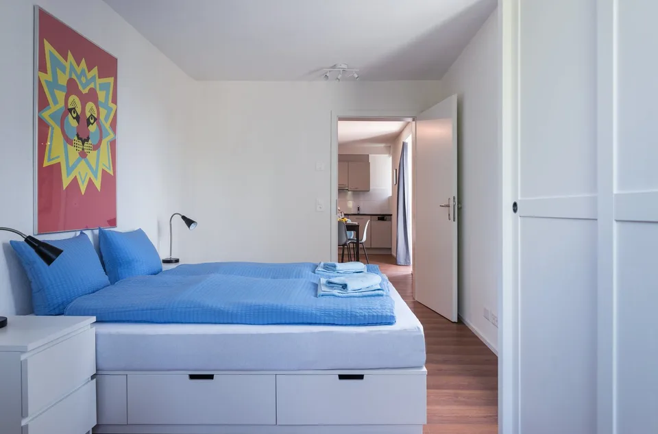 Grosszügiges möbliertes 2 Zimmer-Apartment mit Balkon in Zürich-Altstetten – foto 8 di 14