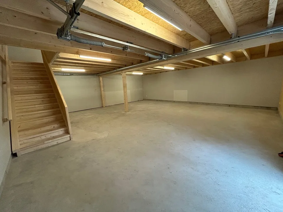 Locale/magazzino n. 8 - Ch. de Plans-Praz 32