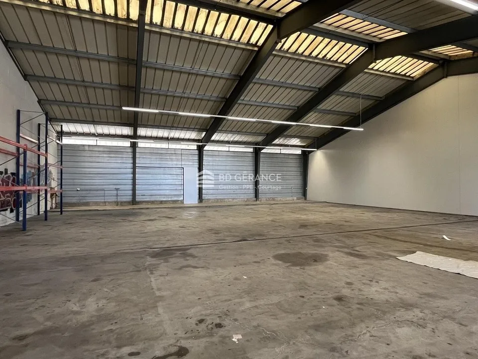 CORCELLES-PRES-PAYERNE (VD) - Superficie industriale in affitto