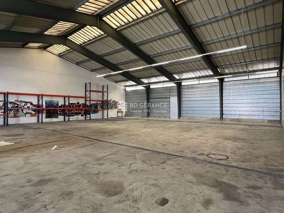 CORCELLES-PRES-PAYERNE (VD) - Superficie industriale in affitto