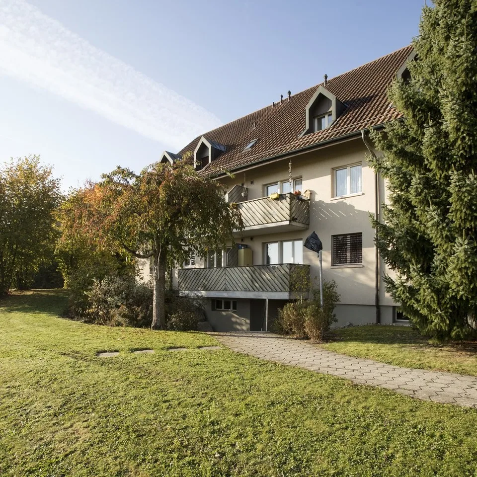 Heimelige Dachwohnung zu vermieten - 1 Monatsnettomiete geschenkt!