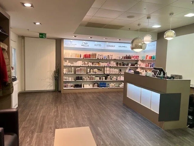 Spazio commerciale - attualmente parrucchiere in affitto
