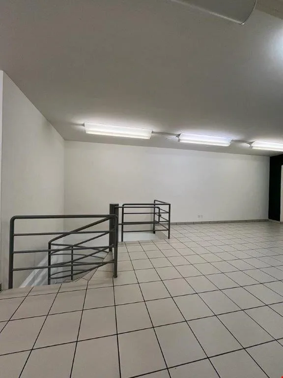 Ladenlokal im Zentrum der Stadt Thun – Foto 7 von 13
