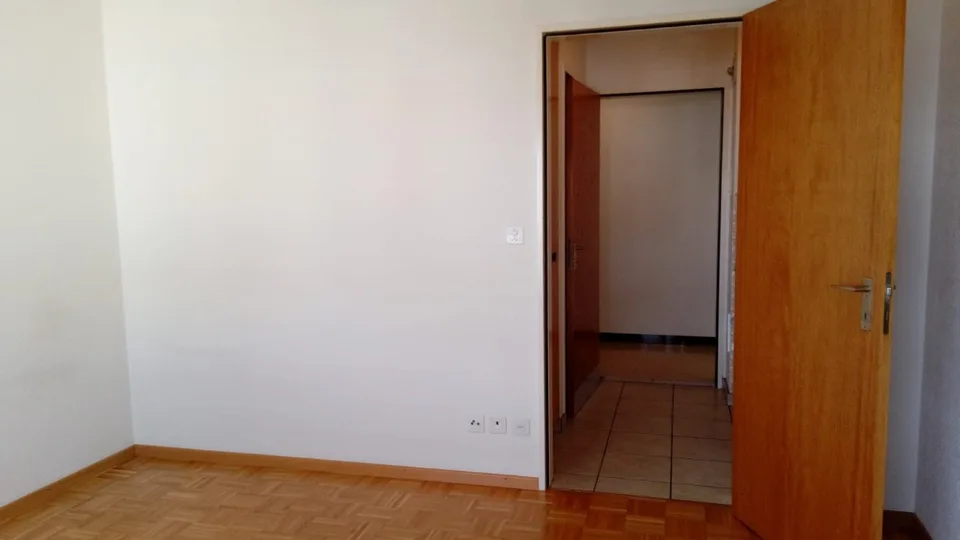 Charmantes Studio im 5. Stock in Delémont – Foto 12 von 17