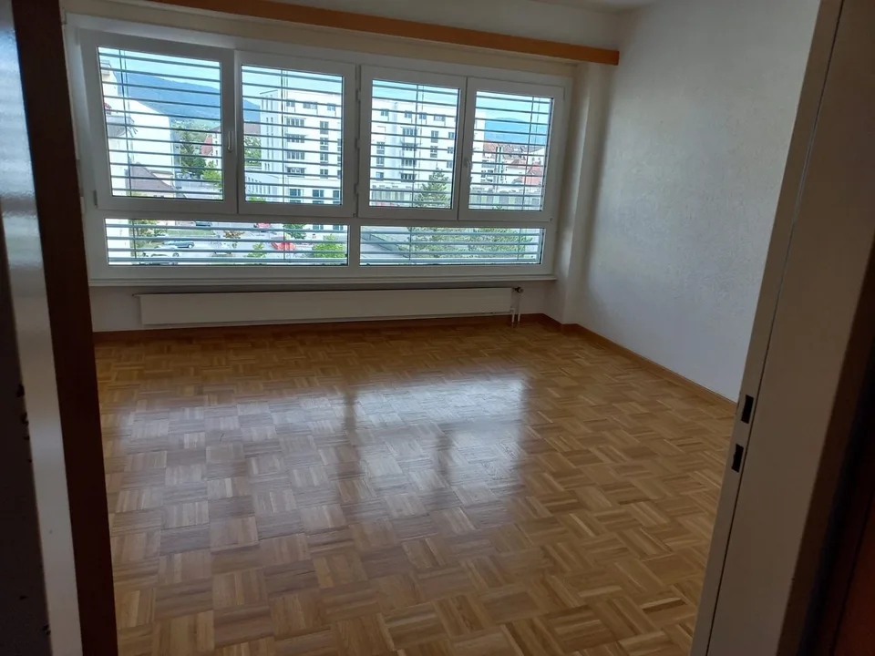 Charmantes Studio im 5. Stock in Delémont – Foto 11 von 17