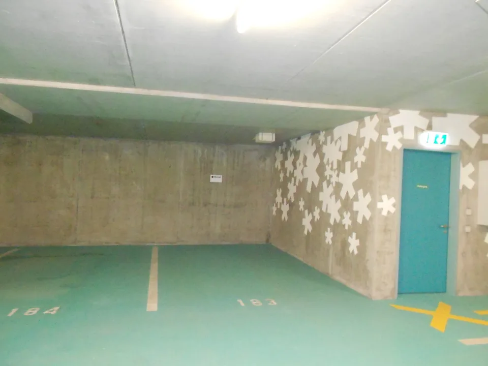AUTO Garagenplatz im Parkhaus Brüggli AROSA