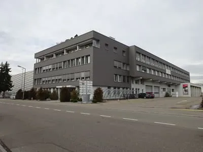 Schöne, lichtdurchflutete Bürofläche an guter Lage