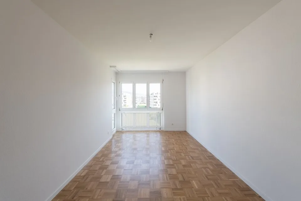 GERÄUMIGES UND HELLES 4.5-ZIMMER-WOHNUNG
