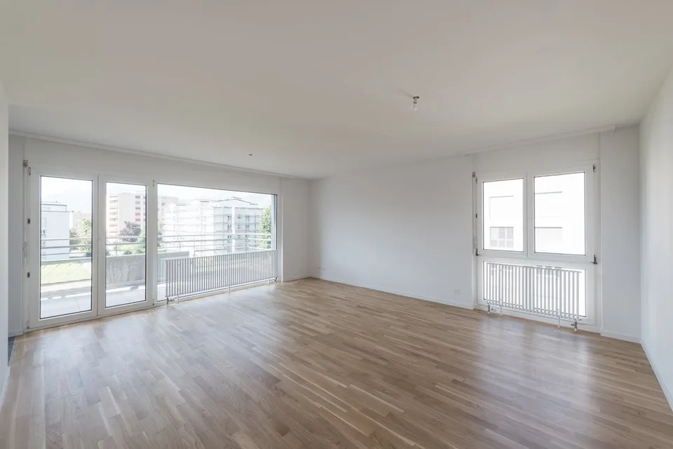 GERÄUMIGES UND HELLES 4.5-ZIMMER-WOHNUNG