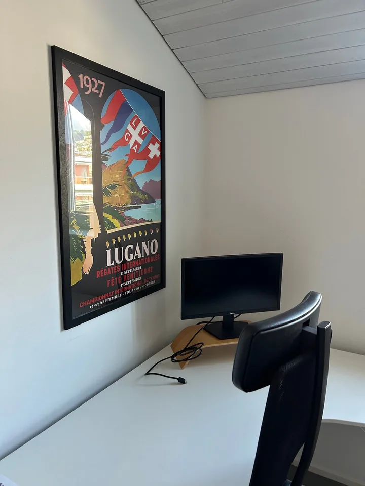 Postazione di lavoro singola completamente attrezzata in centro a Lugano