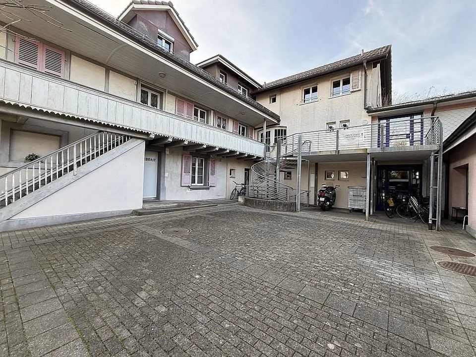 Gewerberaum / Büro, Parterre