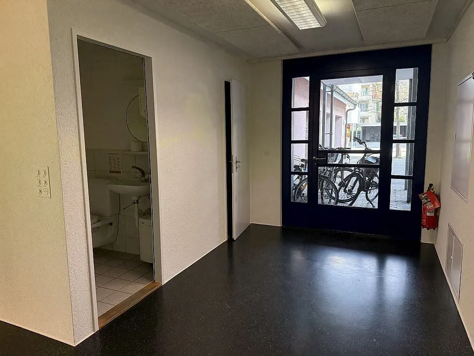 Gewerberaum / Büro, Parterre