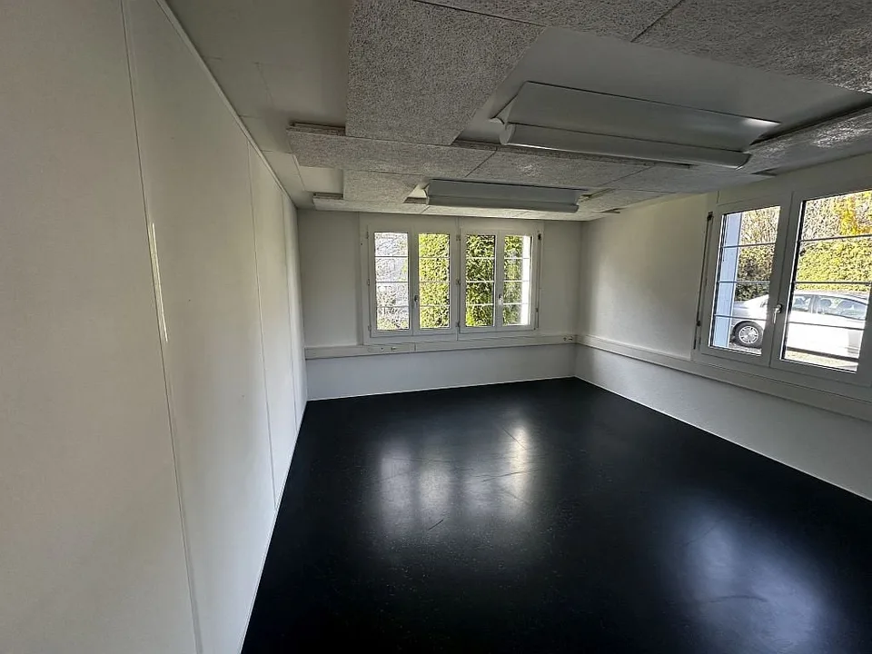 Espace commercial / bureau, rez-de-chaussée – photo 8 sur 11