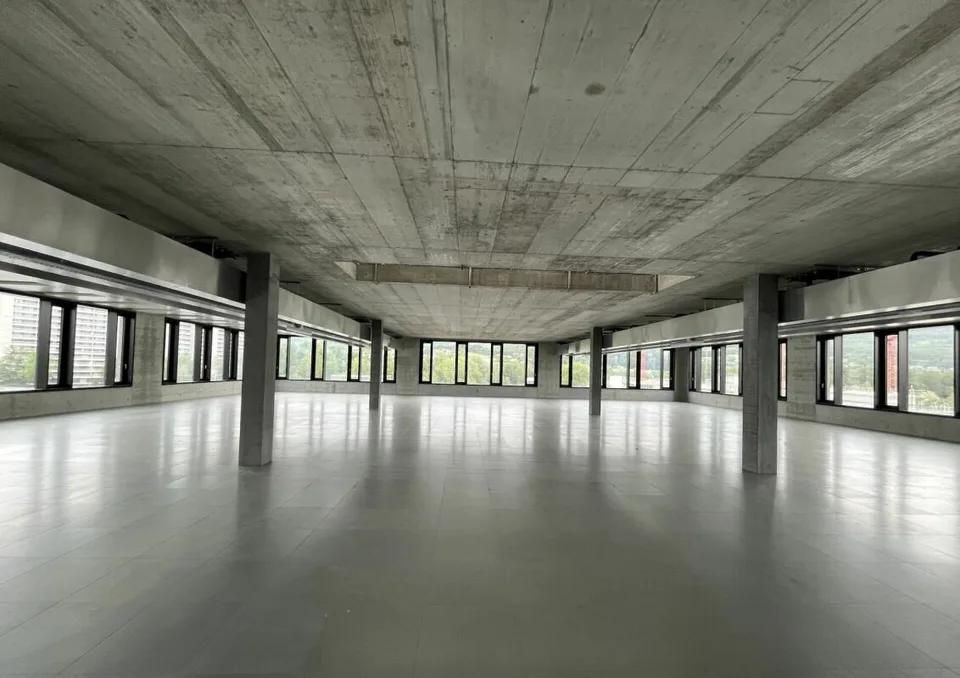 Bureau/Commercial | Hang-Aar | 189 à 271 m²